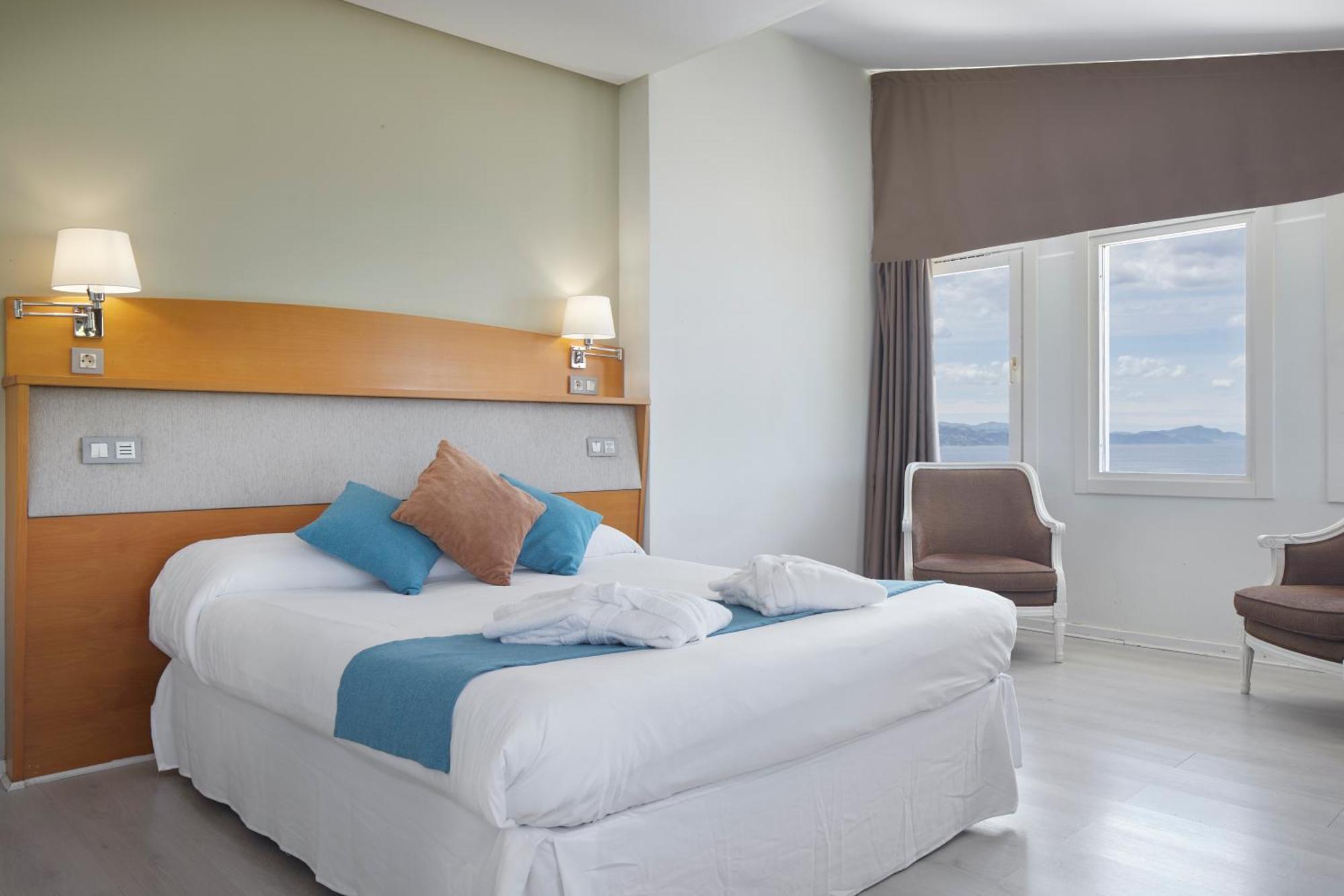 Double or Twin Room Sea View